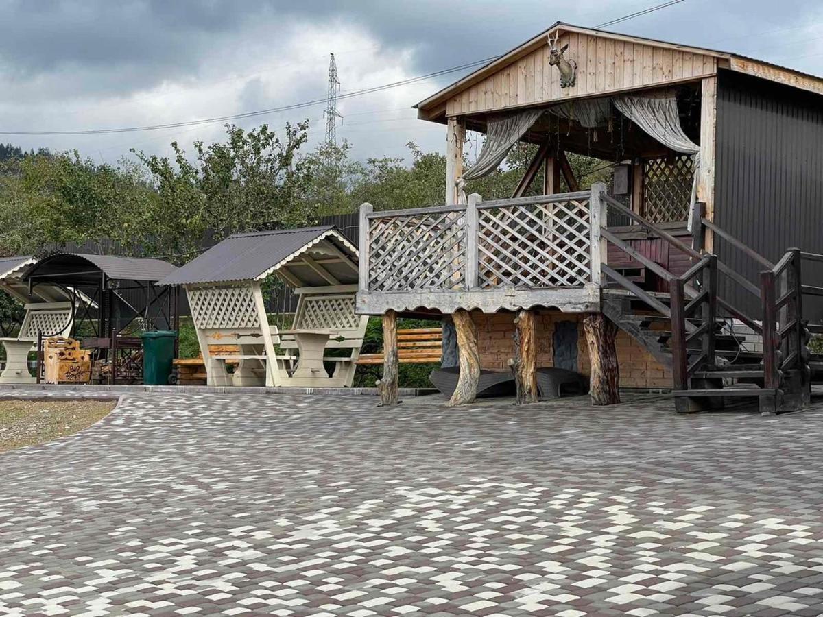 Садиба Кичера Gold Mizhhirya  Luaran gambar